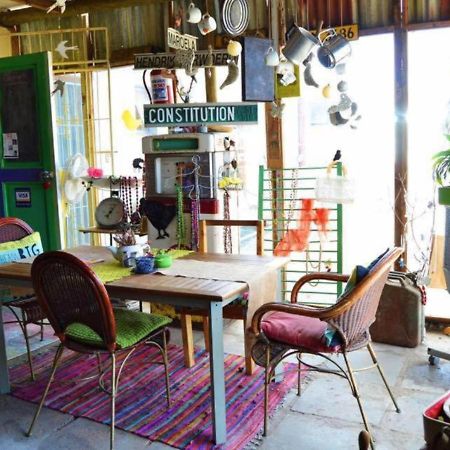 Suzie'S Coffee Shop Accommodation Bellville Exterior foto