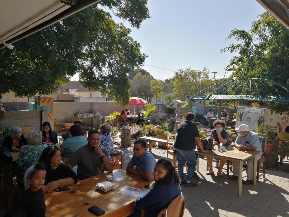 Suzie'S Coffee Shop Accommodation Bellville Exterior foto