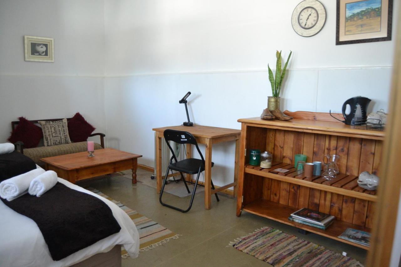 Suzie'S Coffee Shop Accommodation Bellville Exterior foto
